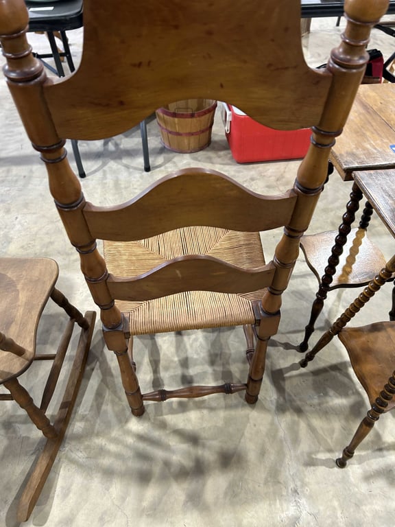 High ladderback chair - Image 3