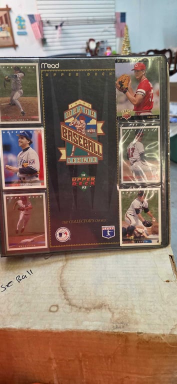 GROUPING OF BASEBALL CARDS - Image 2