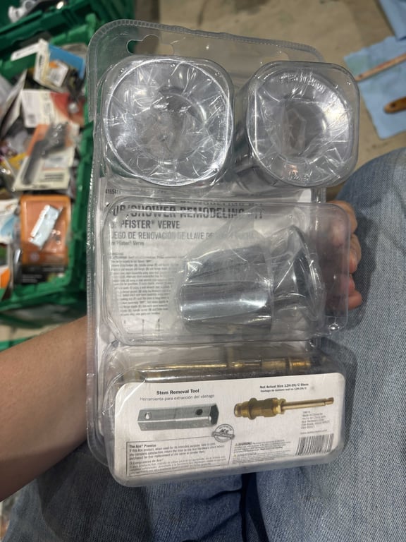 Tote of PVC fittings  - Image 6
