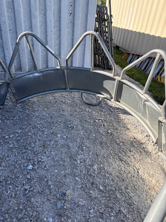 Hay Ring - Image 7