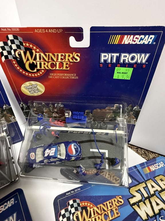 8 - WINNERS CIRCLE GORDON PIT ROAD SERIES - Image 5
