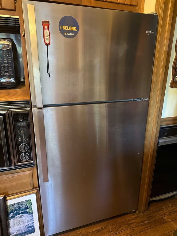 WHIRLPOOL STAINLESS REFRIGERTOR