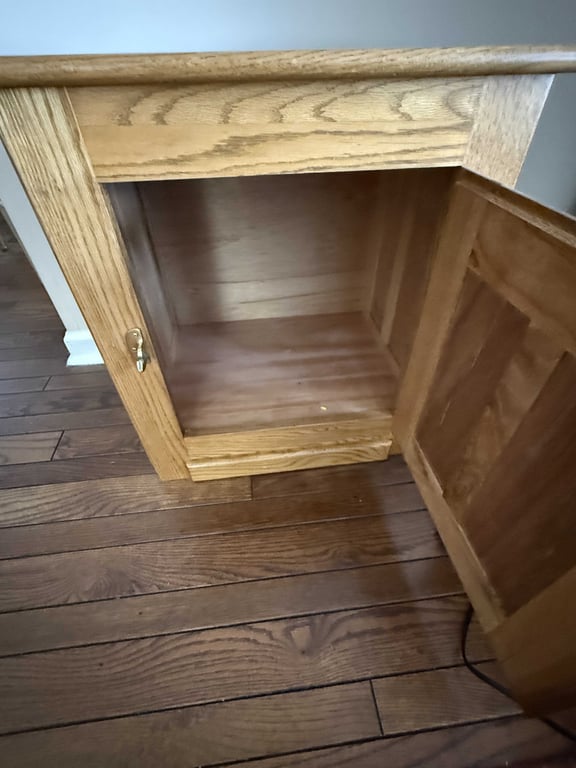 VTG WHITE CLAD SOLID OAK ICE BOX STYLE END TABLE - Image 2