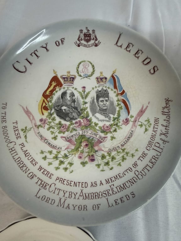 5 COLLECTIBLE KING GEORGE & QUEEN ELIZABETH ITEMS - Image 6