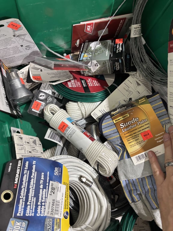Tote of wire clothesline, cable, plastic, misc - Image 9
