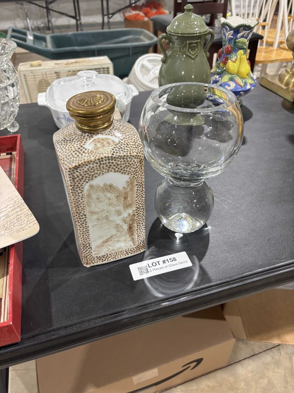 2 Pieces of Glass Decor