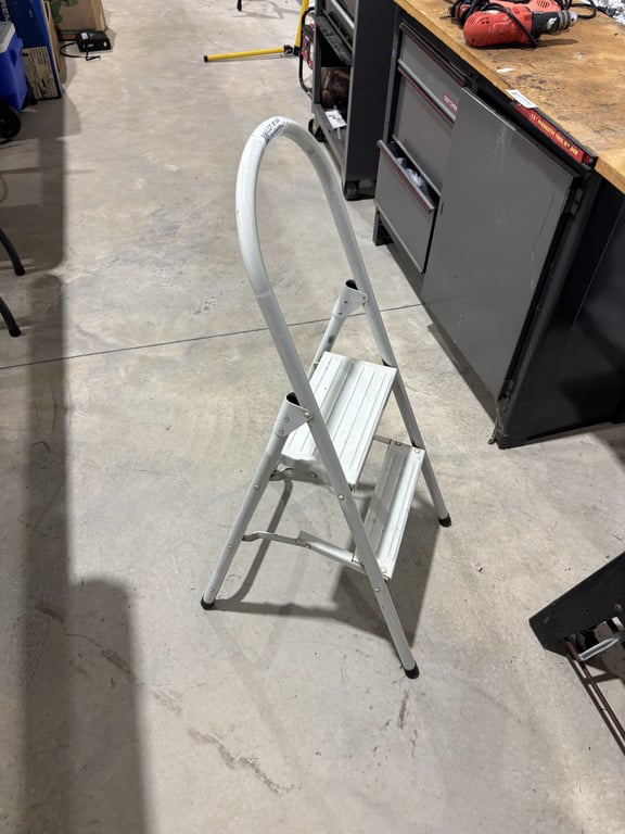 White metal step ladder - Image 2