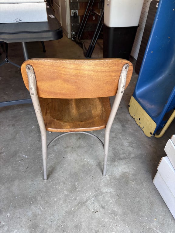 Wooden chair - Image 3