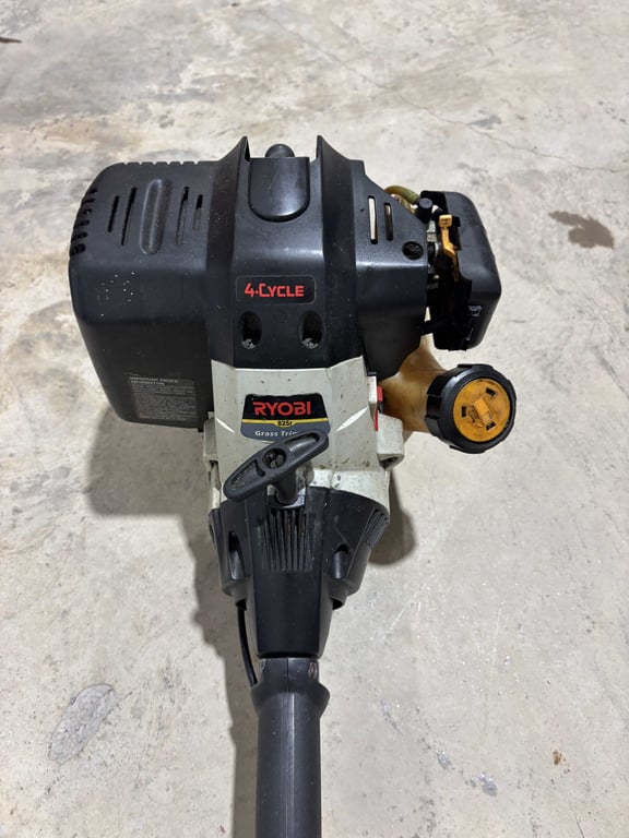 Ryobi trimmer with cutter blade - Image 4