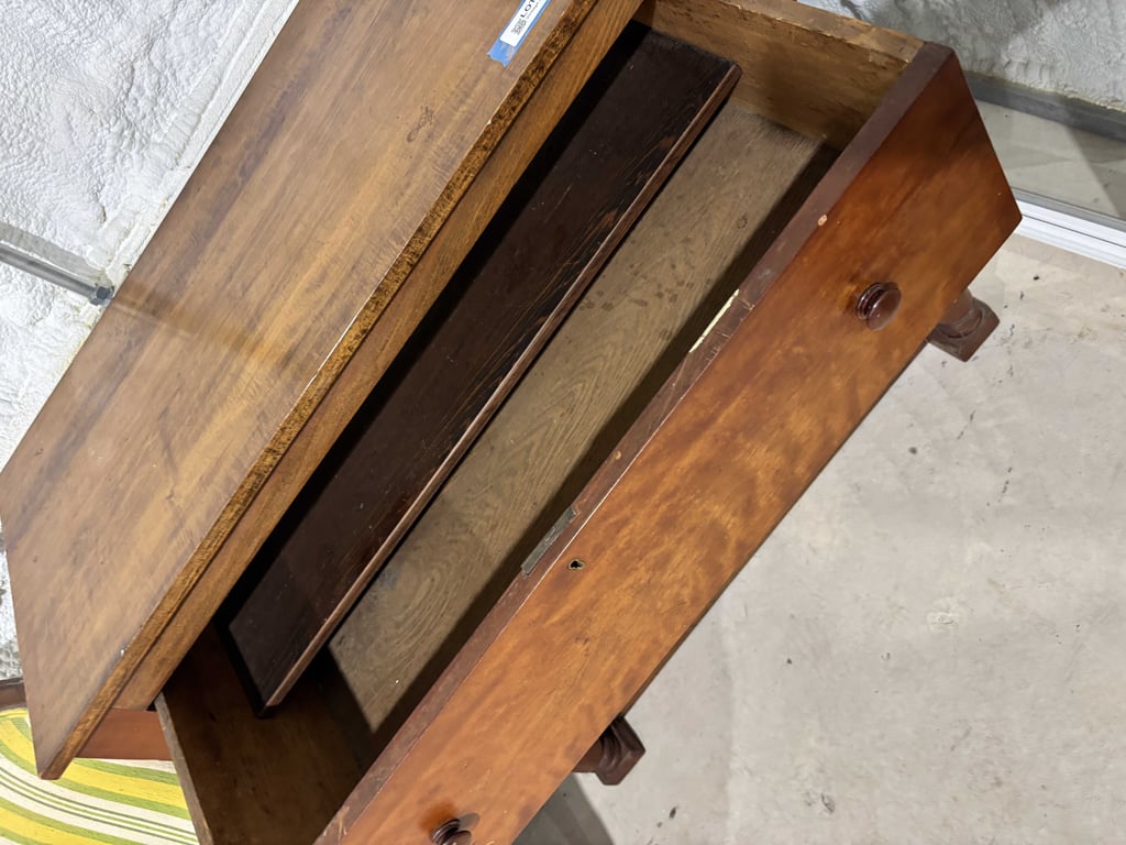 Vintage 4 Drawer Dresser - Image 4