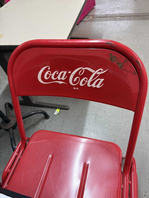 COKE TABLE W/4 CHAIRS - Image 4