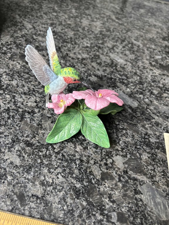 Lenox Ruby Throated Hummingbird - Image 2