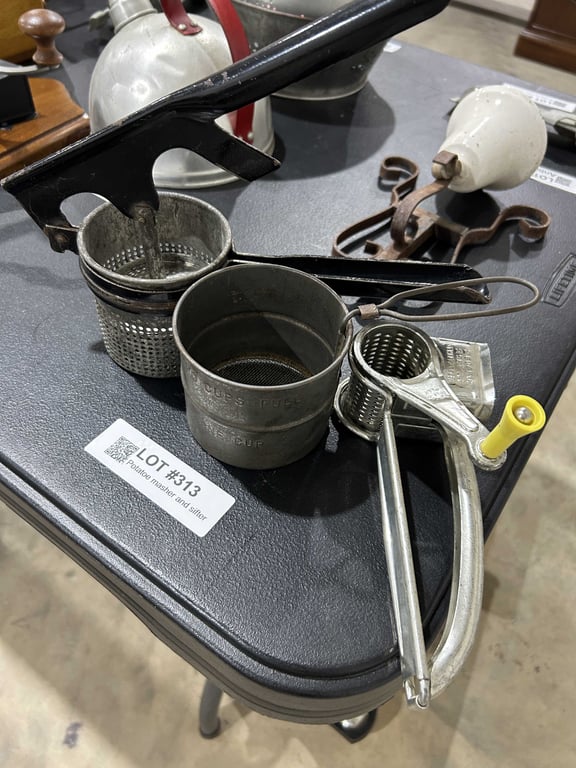 Potatoe masher and sifter