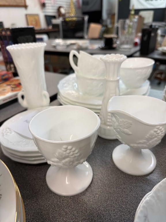 16 PCS. MILK GLASS - Image 2