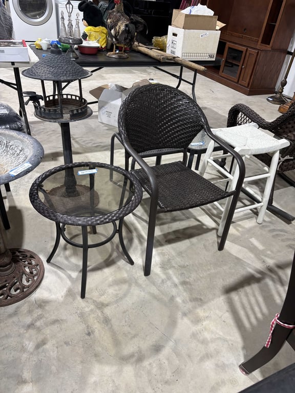 Outdoor Chair and Matching Glasstop Side Table