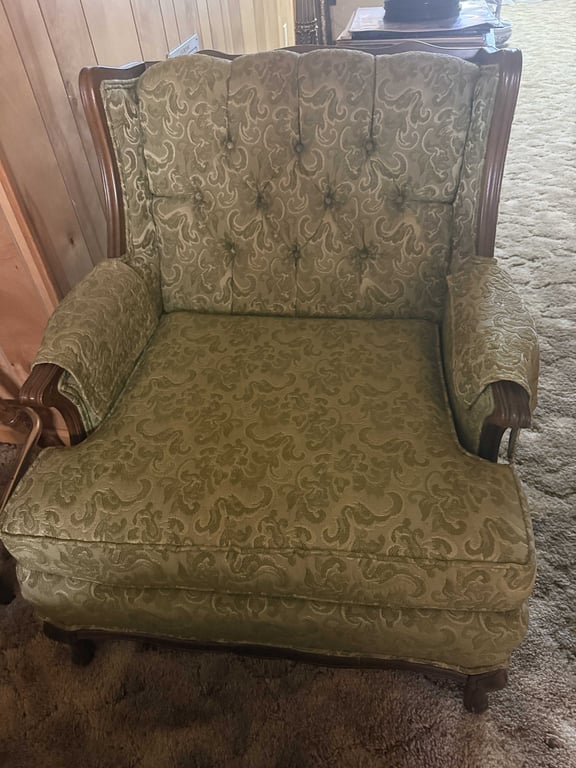 VTG GREEN SOFA AND MATCHING CHAIR - Image 2
