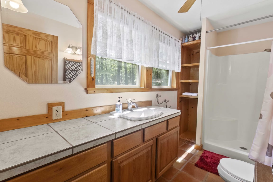 3 bed 3 bath home on 26.19 acres - Image 31