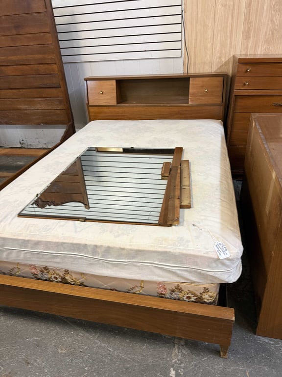 3 PC DANISH STYLE BEDROOM SUITE (FULL)