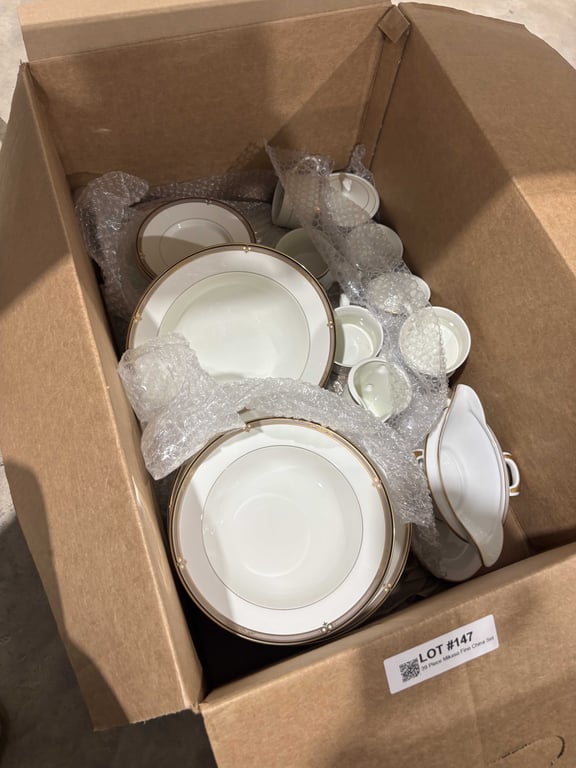 39 Piece Mikasa Fine China Set