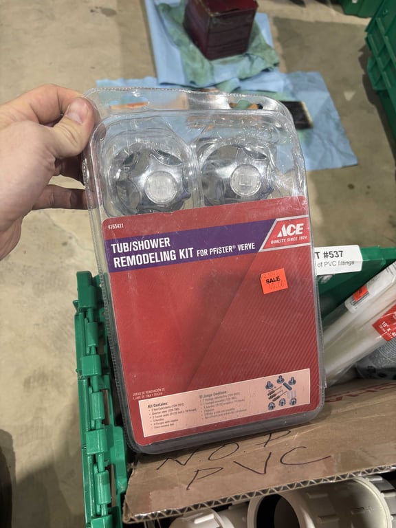 Tote of PVC fittings  - Image 4