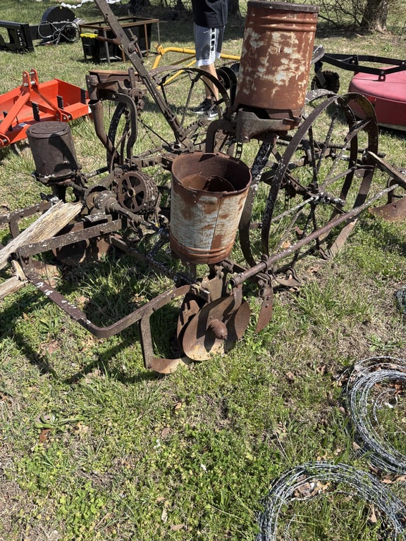 Vintage John Deer Planter - Image 2