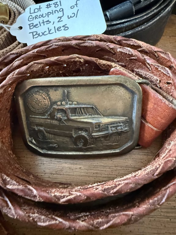 GROUPING OF BELTS & 2 BELT BUCKLES - Image 3