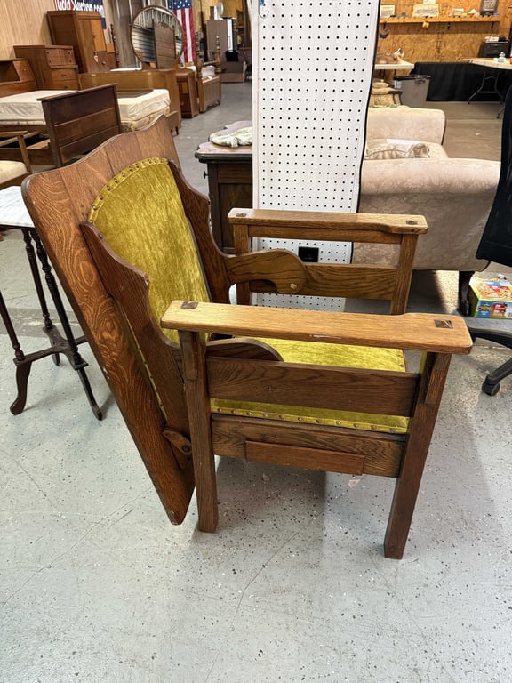 MISSION STYLE OAK CONVERTIBLE CHAIR TABLE - Image 2