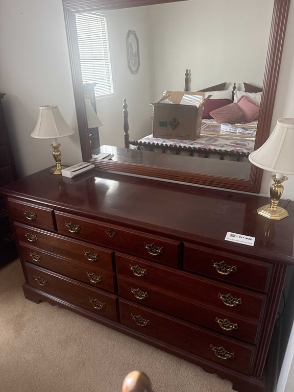 4 Piece Broyhill Bedroom Suite - Image 5