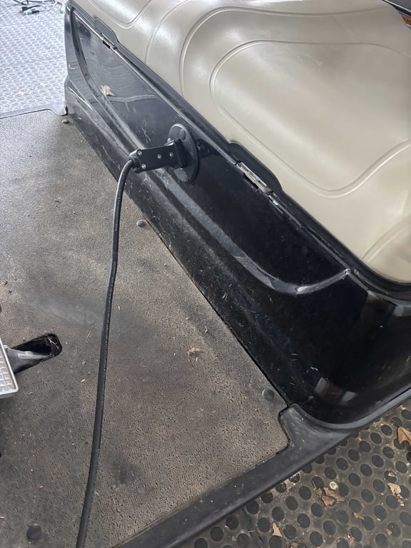 2007 Yamaha Electric Golf Cart - Image 10