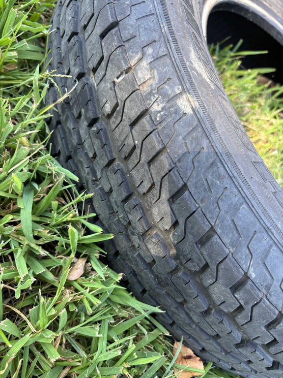 Mismatched 205/75/R15 tires - Image 4
