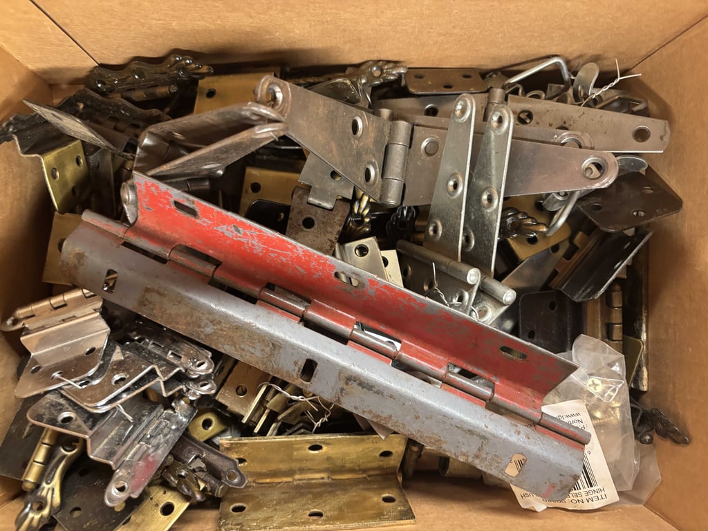 Brass hinges & misc hinges - Image 3