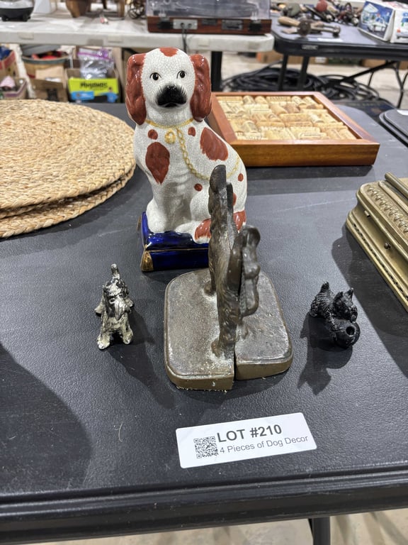 4 Pieces of Dog Decor