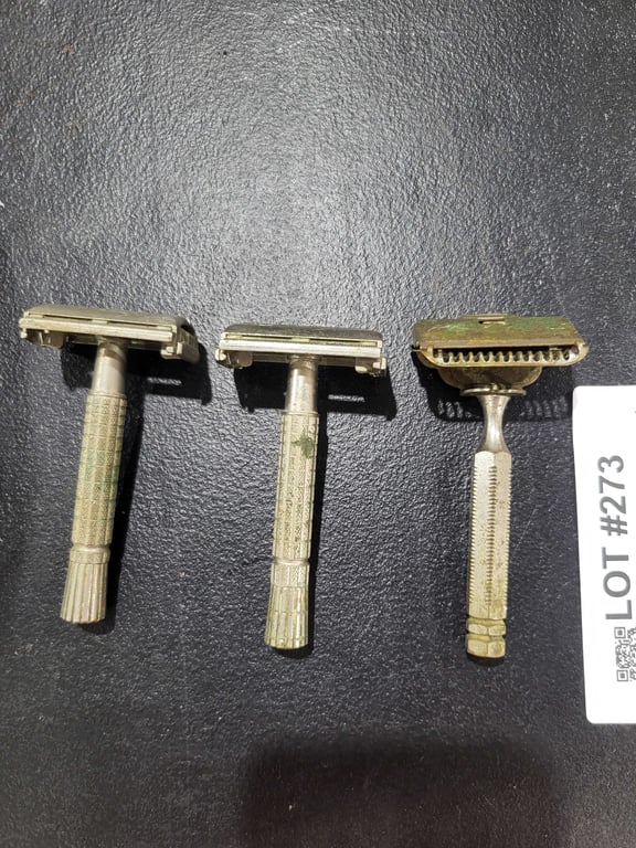 Vintage 3 pc razor set