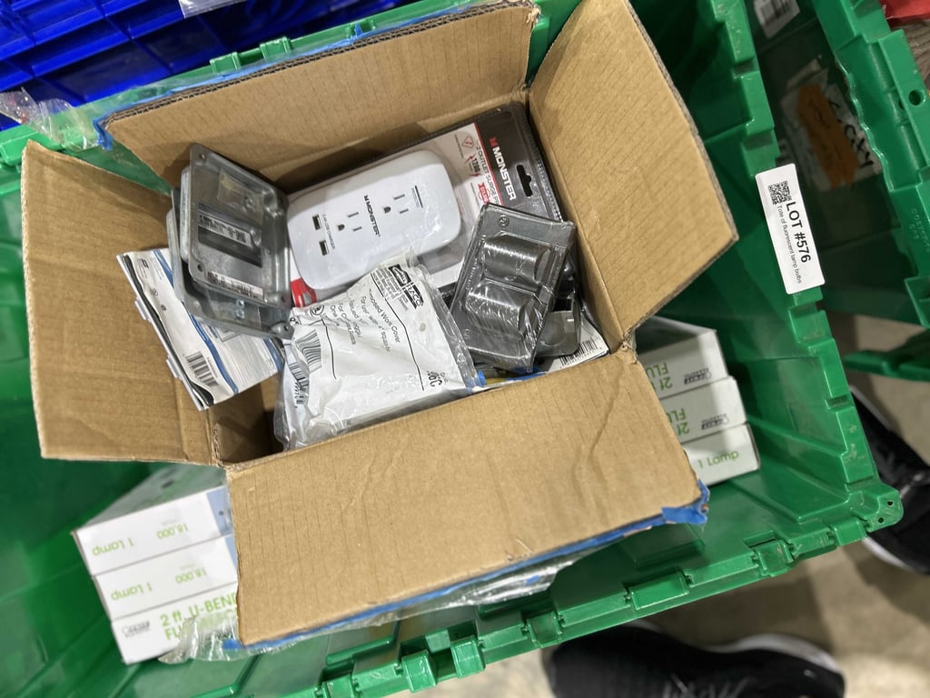 Tote of fluorescent lamp bulbs - Image 5