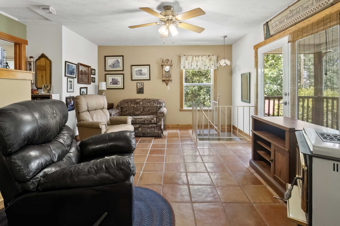 3 bed 3 bath home on 26.19 acres - Image 34