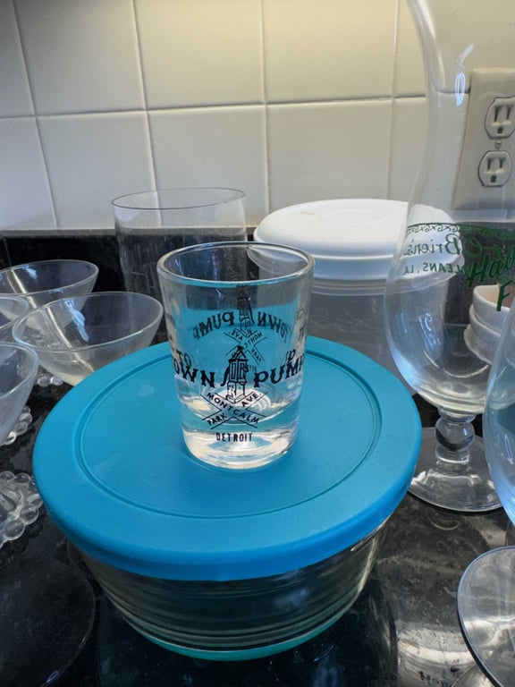 16 pc misc glassware - Image 5