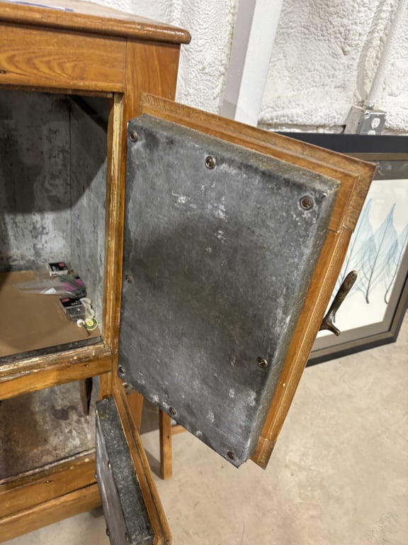 Airtite Vintage Icebox - Image 7