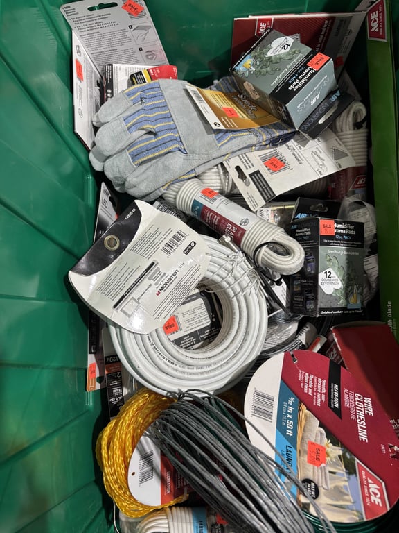 Tote of wire clothesline, cable, plastic, misc - Image 3