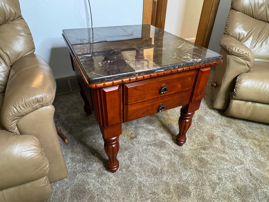 3 pc matching end table and coffee table - Image 4