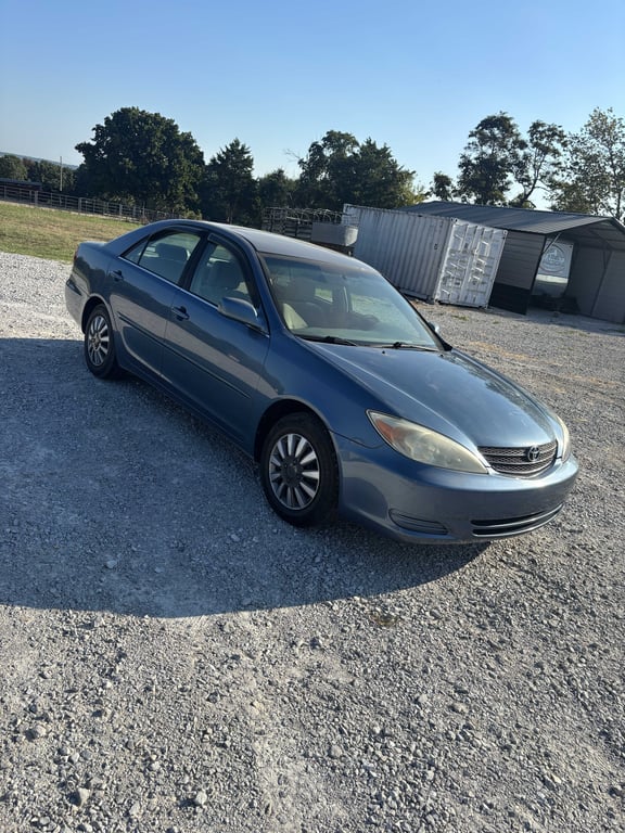 2002 Toyota Camry LE - Image 5