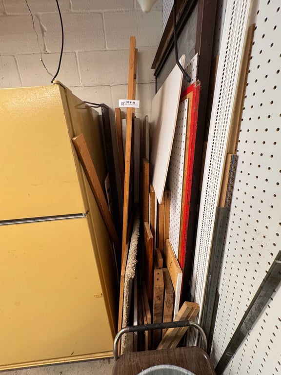 Contents of corner wood, loose pegboard, etc - Image 2