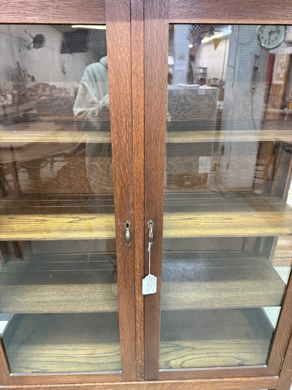 ANT. MISSION ARTS & CRAFTS CHINA CABINET - Image 2