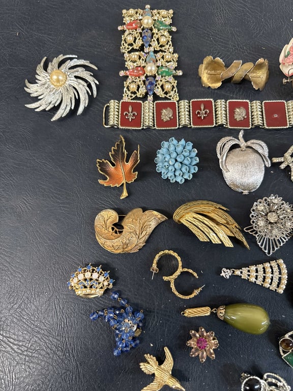 Assortment Costume Jewelry - Image 5