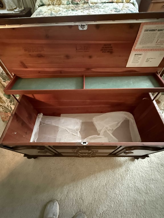 LANE CEDAR CHEST - Image 2
