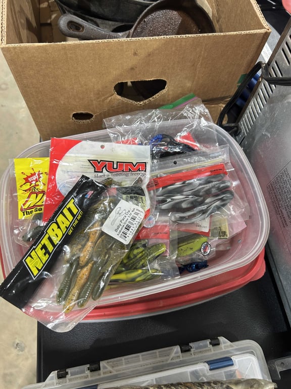 2 containers of fishing lures - Image 2