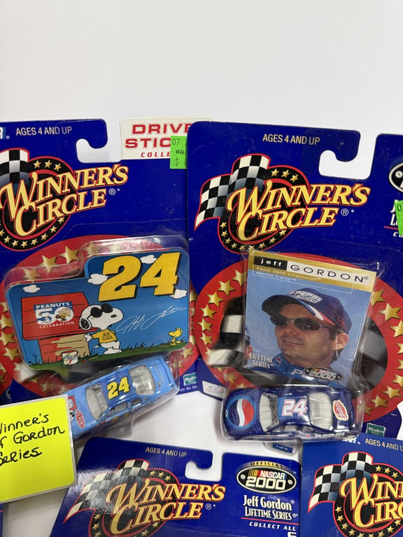 12 - 1:24 WINNERS CIRCLE JEFF GORDON LIFETIME SERIES - Image 3