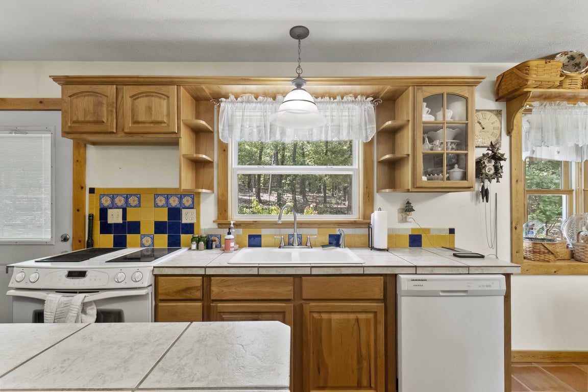 3 bed 3 bath home on 26.19 acres - Image 24
