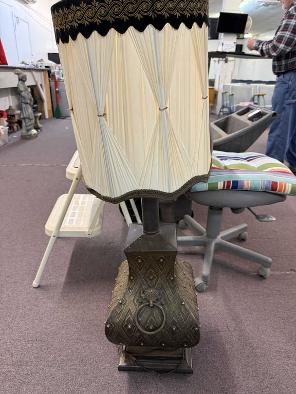 OLD TABLE LAMP