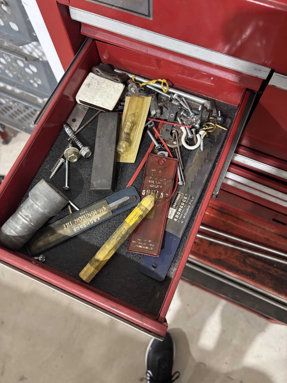 Craftsman 12 drawer toolbox & contents - Image 6