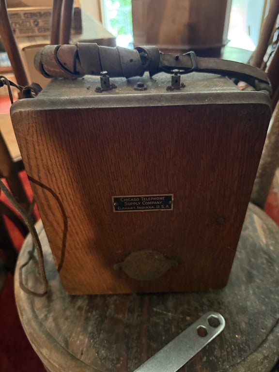VTG HANDCRANK MAGNETO GENERATOR